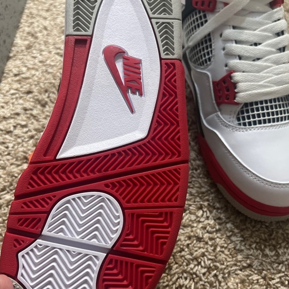 Jordan retro 4 Fire Red Size 9 Brand new - Picture 3 of 9